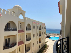 Elite beach front apartment in Sahl Hasheesh
